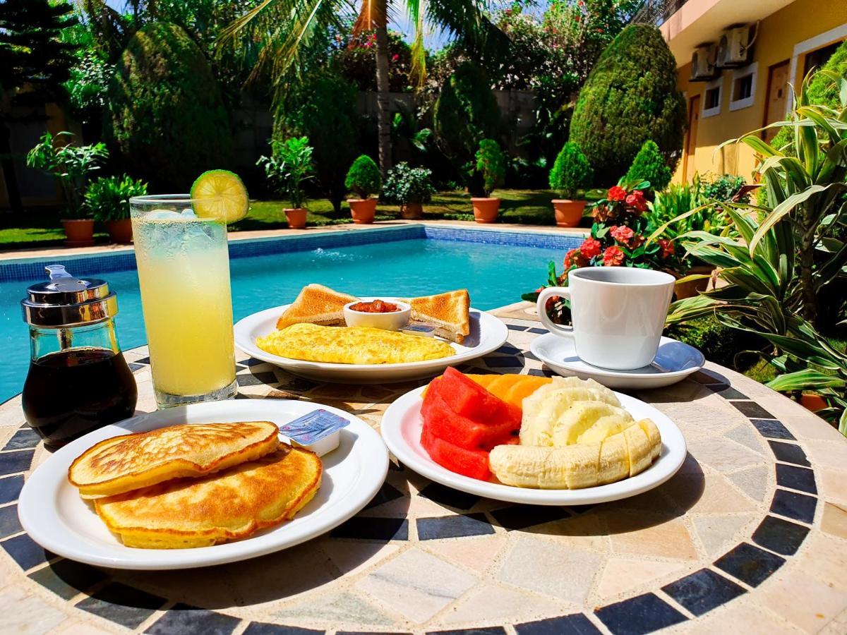 Hotel Los Pinos Манагуа Экстерьер фото