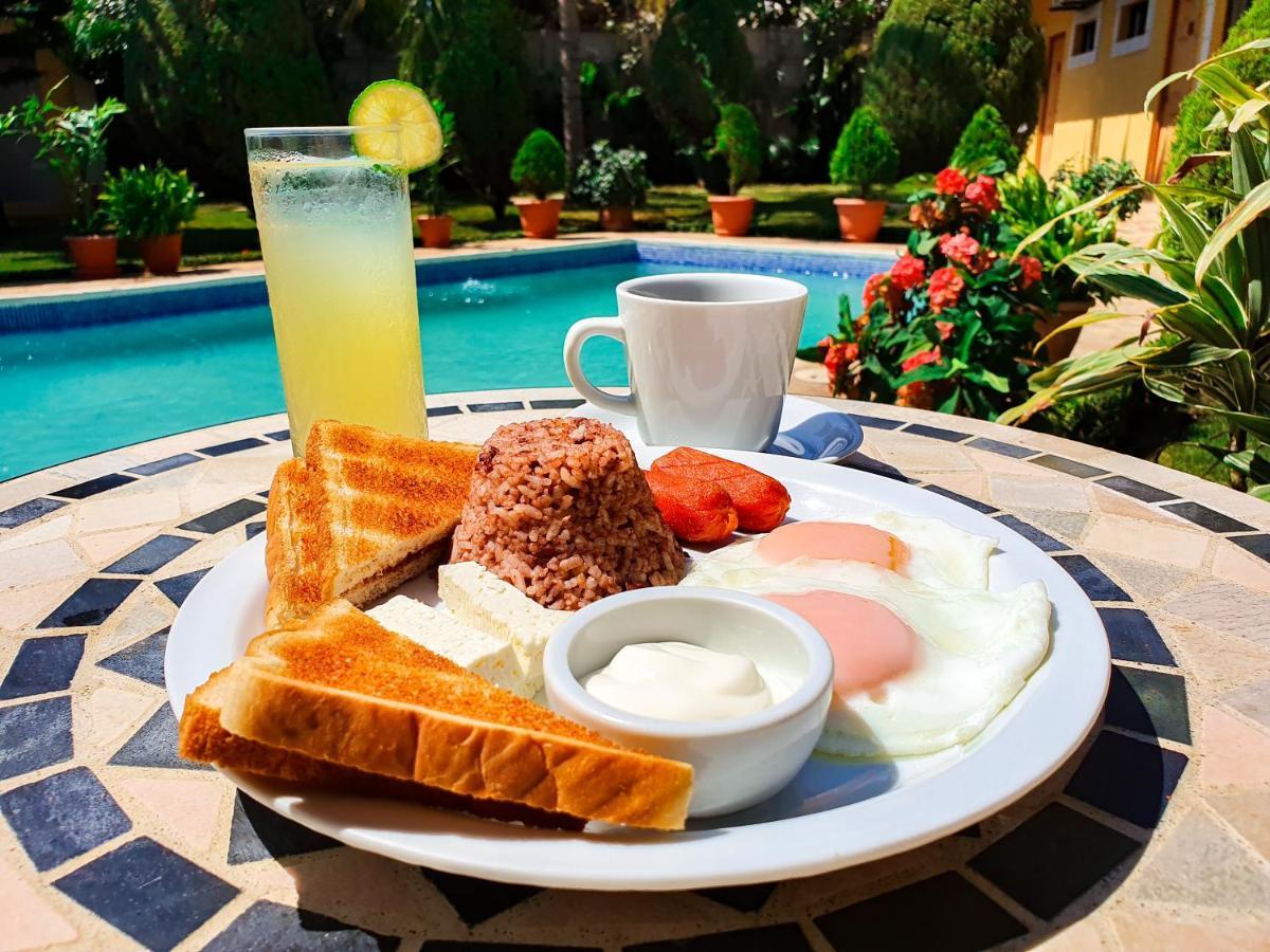 Hotel Los Pinos Манагуа Экстерьер фото