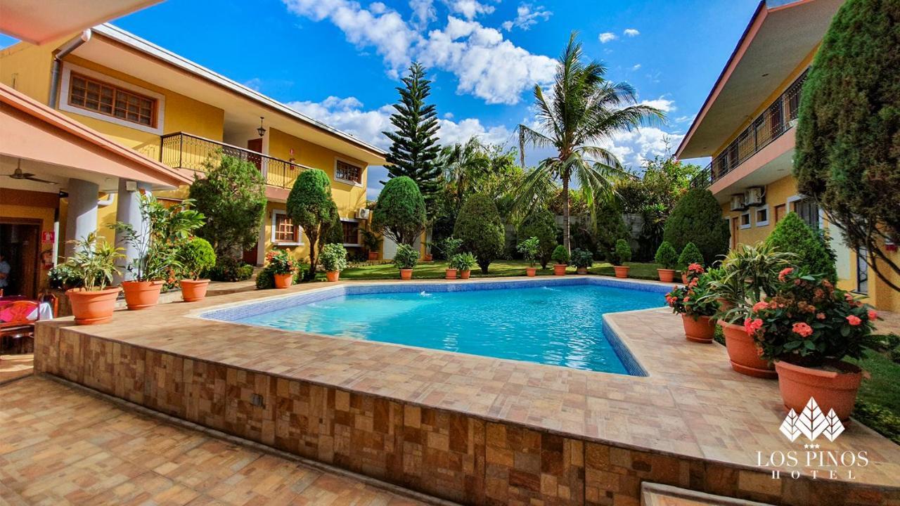Hotel Los Pinos Манагуа Экстерьер фото