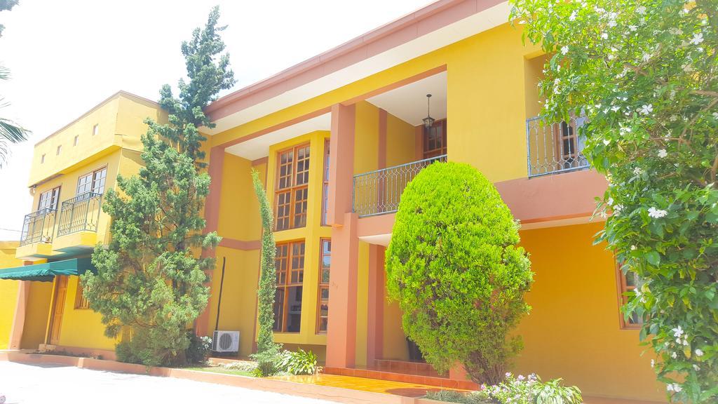Hotel Los Pinos Манагуа Экстерьер фото
