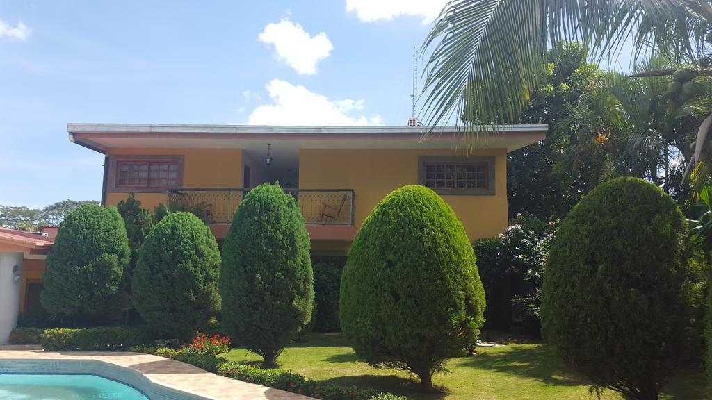 Hotel Los Pinos Манагуа Экстерьер фото