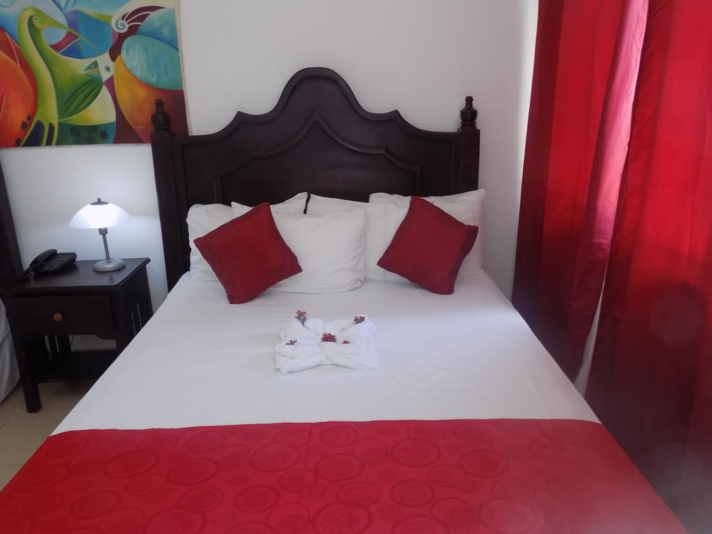 Hotel Los Pinos Манагуа Экстерьер фото