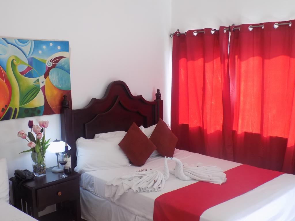 Hotel Los Pinos Манагуа Экстерьер фото