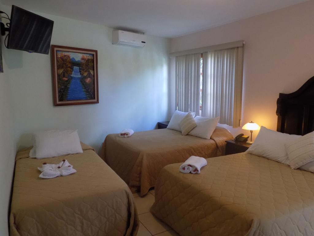 Hotel Los Pinos Манагуа Экстерьер фото