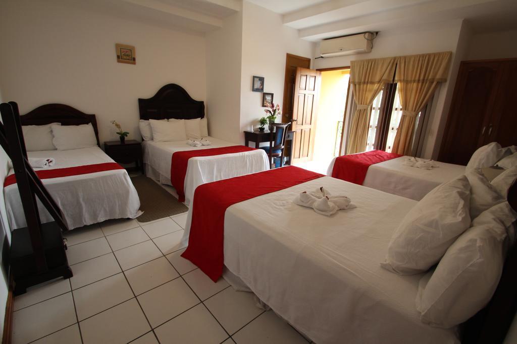 Hotel Los Pinos Манагуа Экстерьер фото