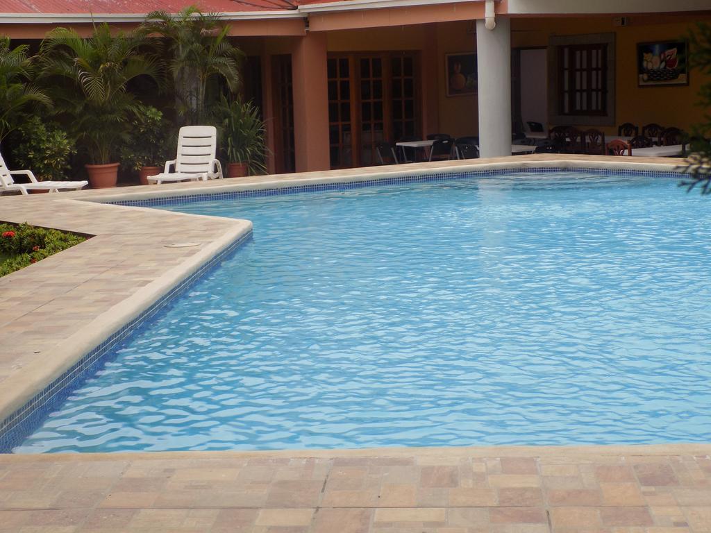 Hotel Los Pinos Манагуа Экстерьер фото