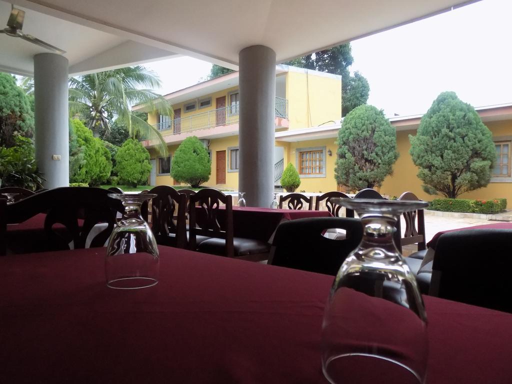 Hotel Los Pinos Манагуа Экстерьер фото