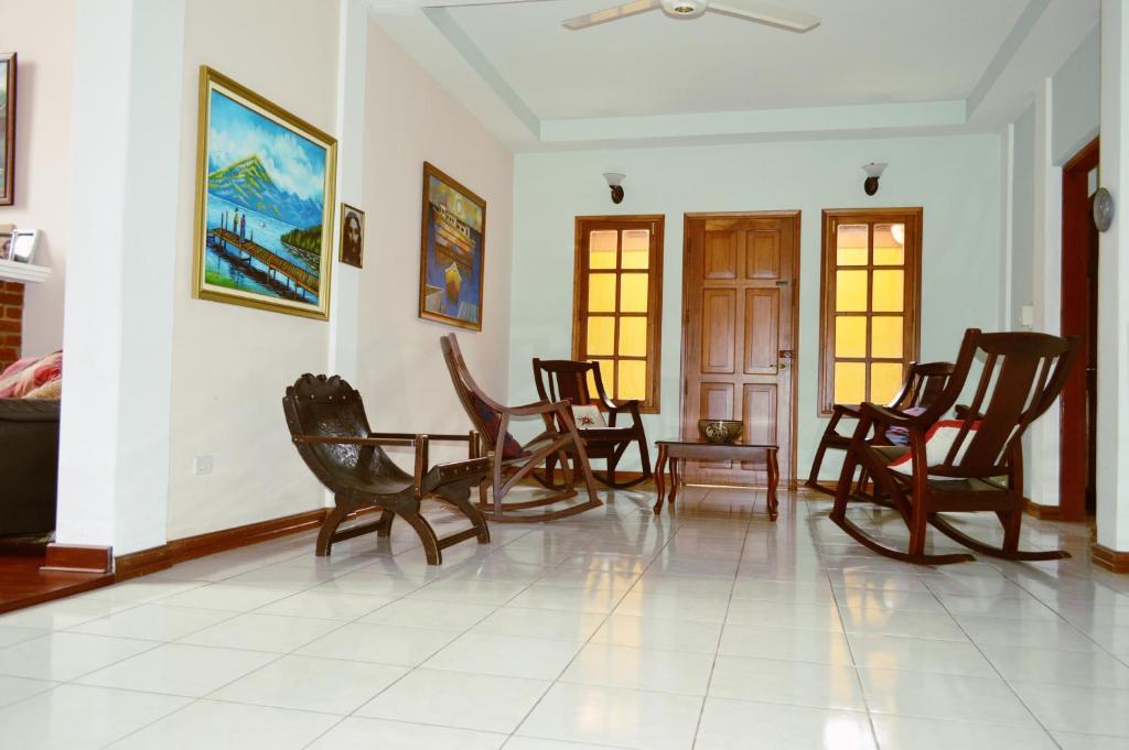 Hotel Los Pinos Манагуа Экстерьер фото