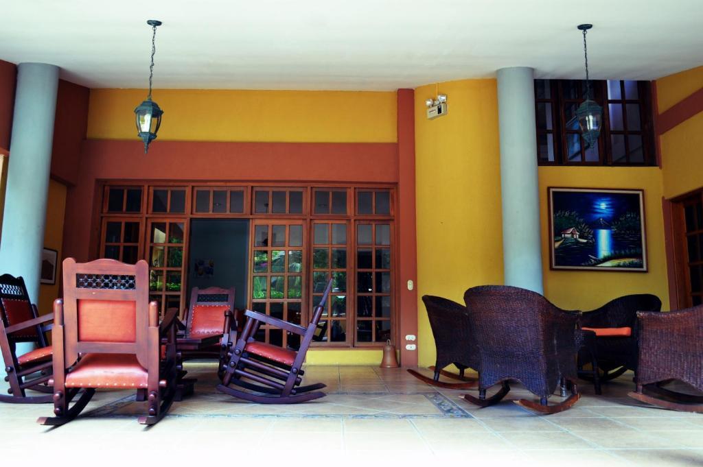 Hotel Los Pinos Манагуа Экстерьер фото