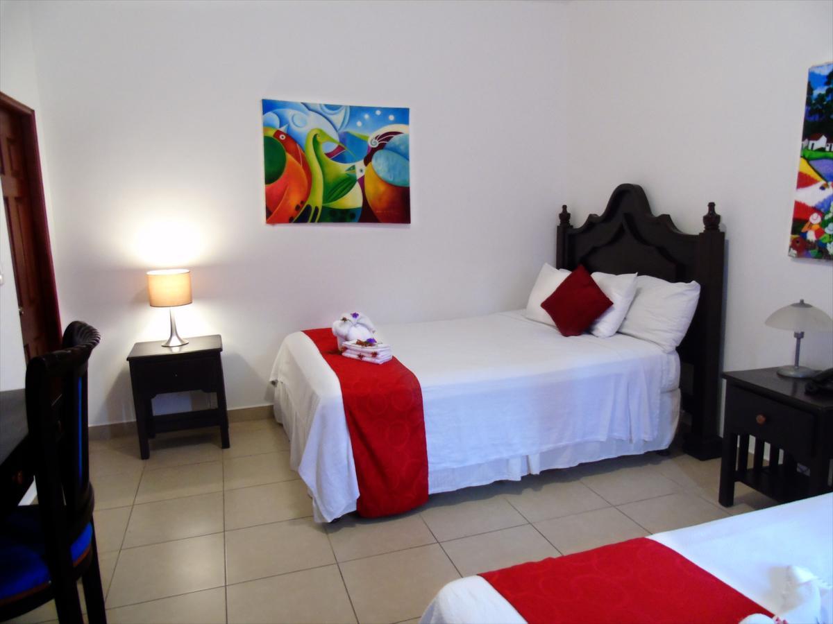 Hotel Los Pinos Манагуа Экстерьер фото